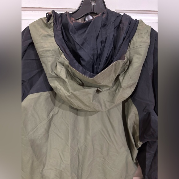 Marmot Gore-Tex Ski Shell Jacket Men’s M Green Black - Picture 7 of 8